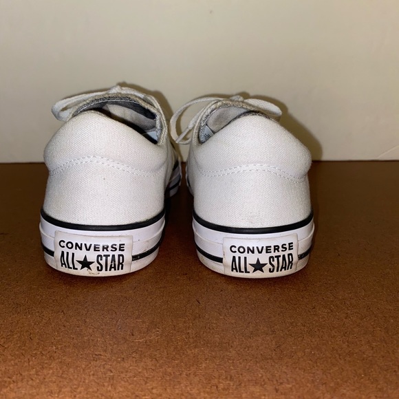 Women’s size 7 Converse low top all star Chuck Taylor Crisp White sneakers - Picture 3 of 10